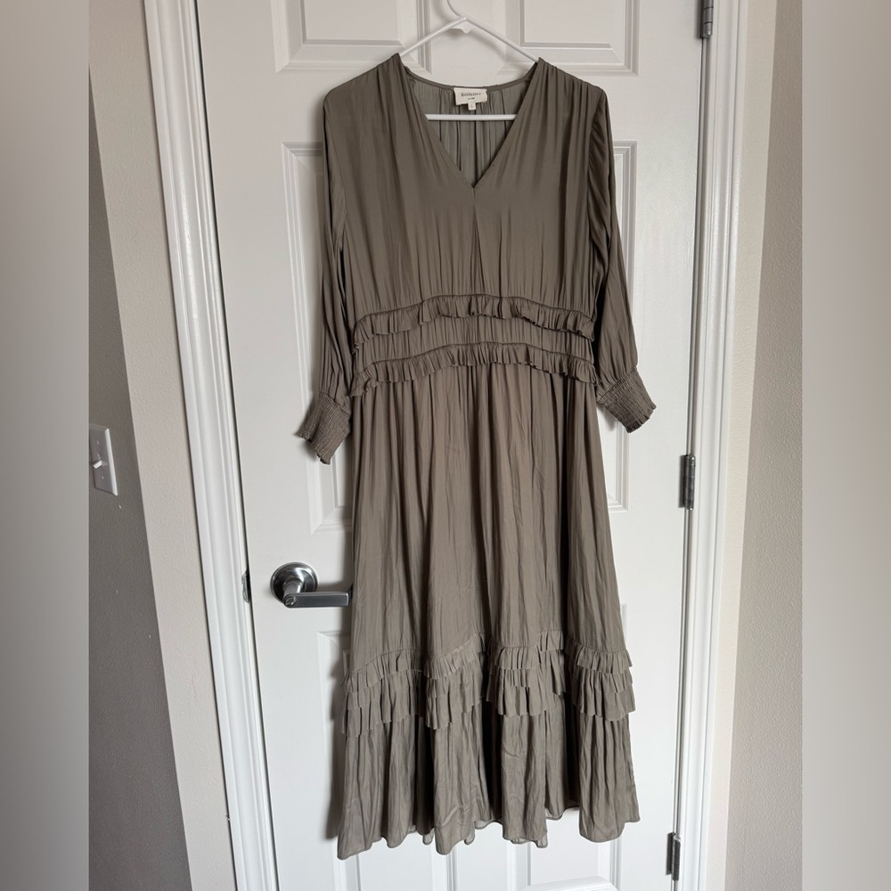 Böhme Willa Sleeved Ruffle Dress in Sage, L